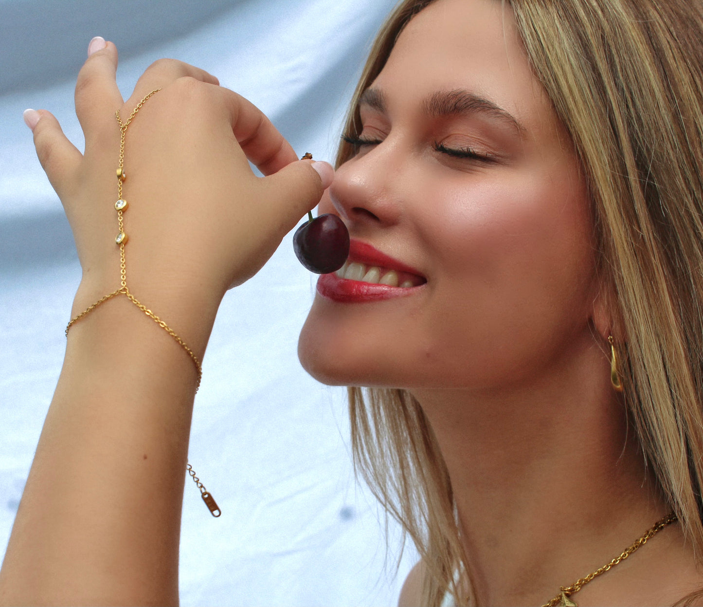 Serena Hand Chain